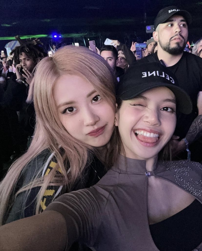 S1NFLOWER's tweet photo. coachella? i only know PINKCHELLA 🩷🖤 it was fun. #prism_fam https://t.co/CrX6fZareo