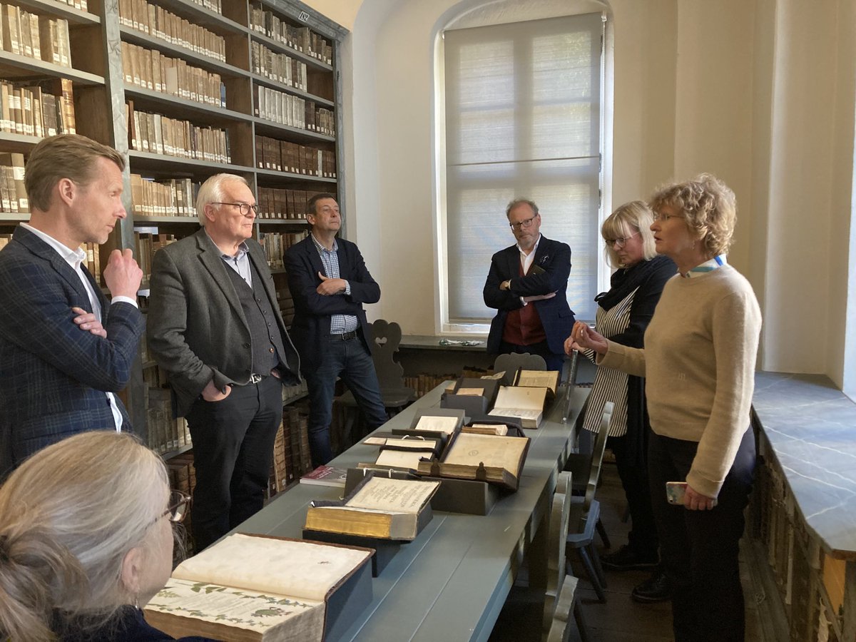 Francke_halle's tweet photo. Museumsdirektor:innen und –expert:innen aus #London, #Glasgow, #Haarlem und #Bologna sind heute bei uns zum Workshop der Alliance of Early Universal Museums  #AEUM zusammengekommen. https://t.co/vGvCzX08di