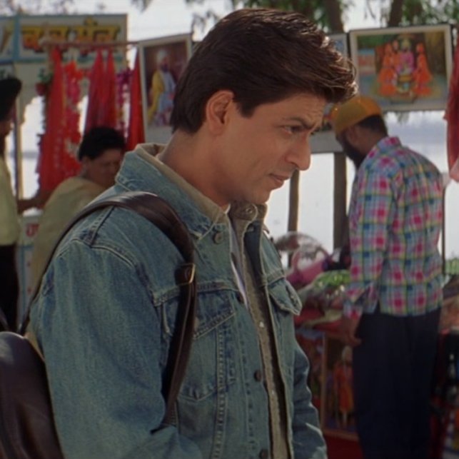 theIunchbox's tweet photo. shahrukh khan in veer-zaara (2004) https://t.co/2ubr9JZU4e