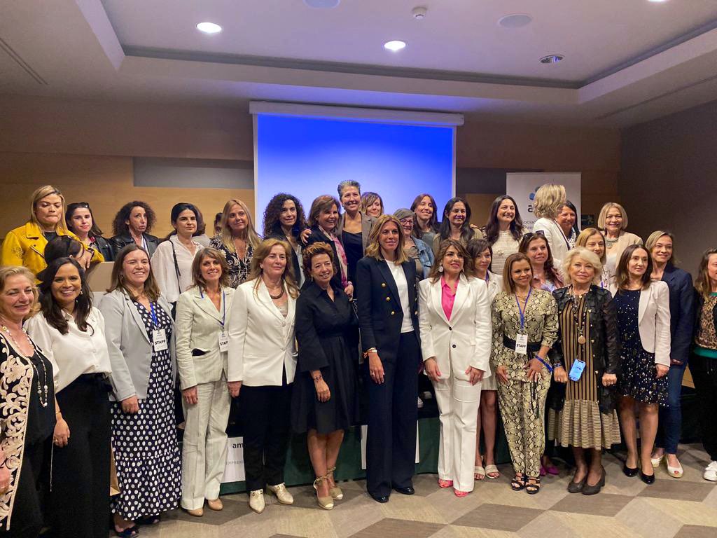 PalomaTejero_'s tweet photo. Gracias a la Asociación de Empresarias de Pozuelo por invitarme a su Congreso y por liderar el debate sobre talento digital.

👉Es siempre un placer compartir un rato con mujeres libres y valientes como vosotras. Enhorabuena por vuestro trabajo indispensable 🤝❤️
@amep2016 https://t.co/b0At8ABCrq