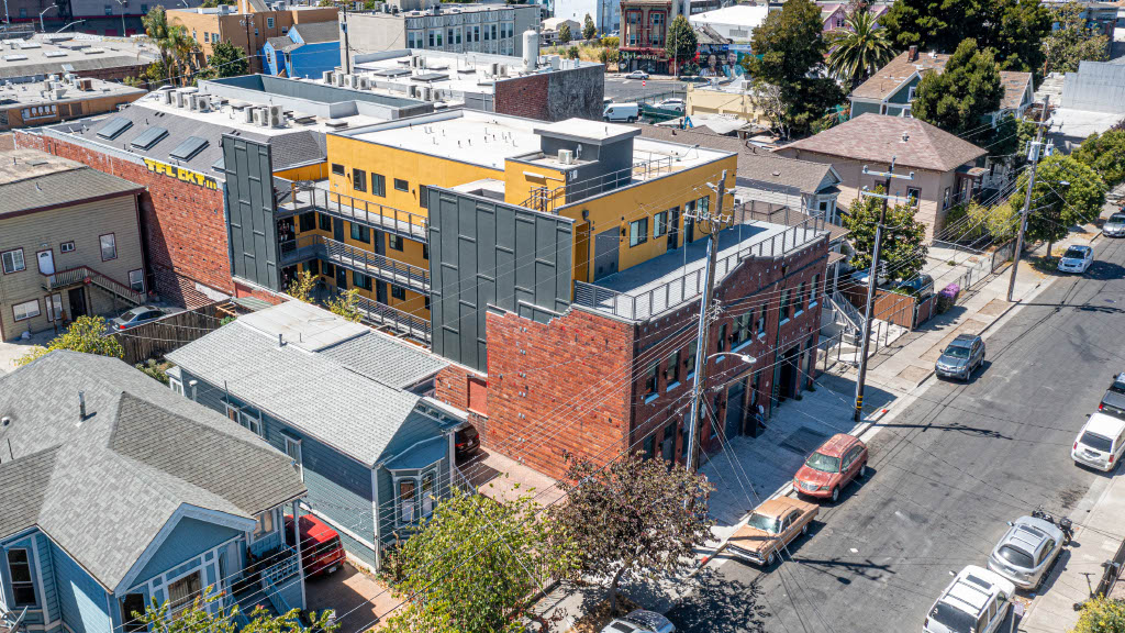 aiaeb's tweet photo. Welcome to 24th Street Lofts by Baran Studio Architecture - today’s #FirmFriday and a Design Award Finalist!
#aiaebdesignawards #aia #architecture #design https://t.co/k0Crb6cecp