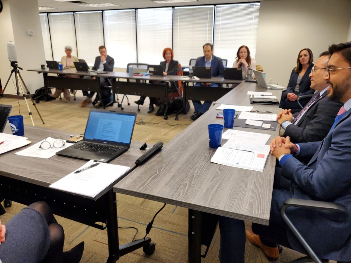 ConsulMexDen's tweet photo. El cónsul general  @pavel_mc participó en la reunión plenaria del Colorado District Attorneys' Council, en donde explicó los servicios de #Protección que ofrece @ConsulMexDen ante los 22 fiscales distritales del estado @SRE_mx @m_ebrard @vcalva @r_velascoa https://t.co/0Kxir0rxig