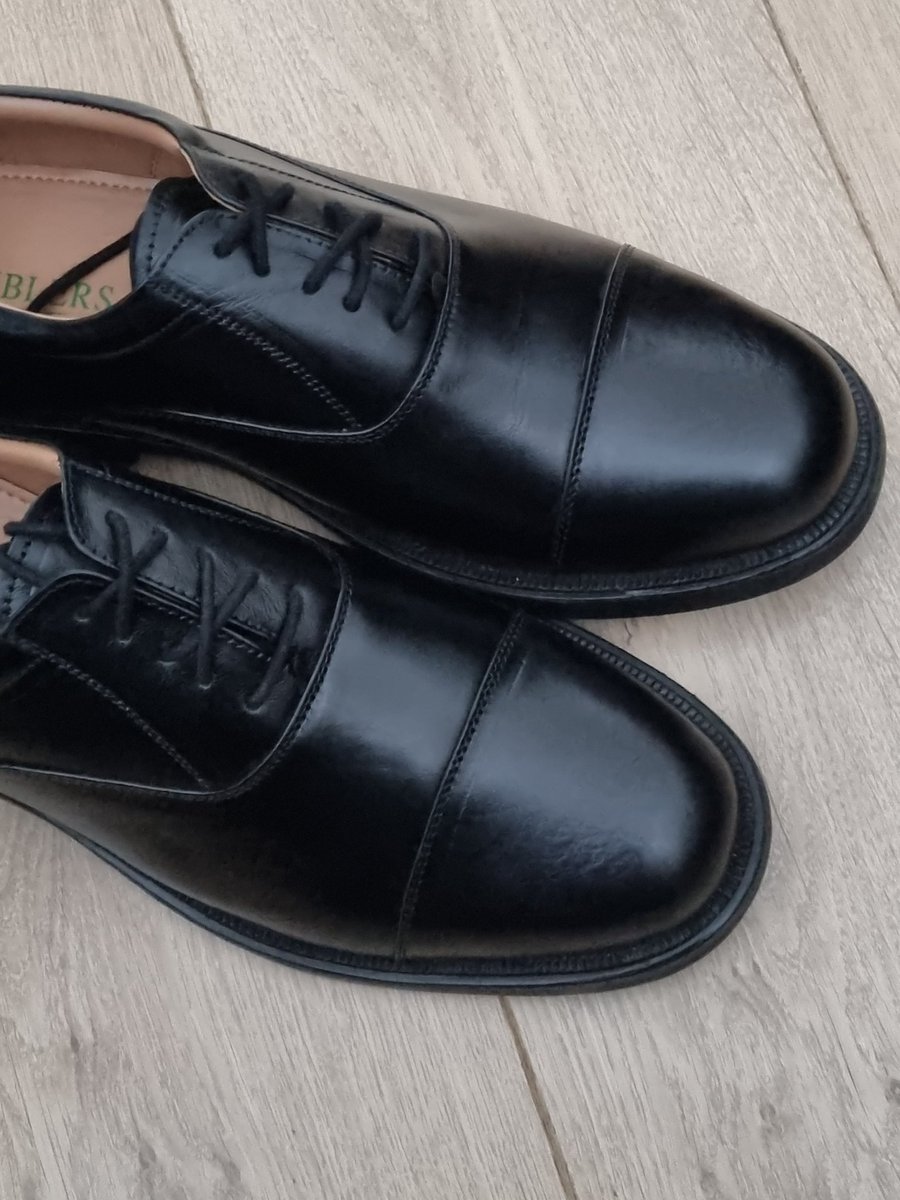 MrErenEmin's tweet photo. Took me ages to find my size, finally got brand new #parade #shoes. Time to get them #bulled and ready for my #commendation ceremony next week. Its been a while since I properly bulled my shoes, any tips?
#Metpolice #lookthepart #bulled https://t.co/NWIIfFdUge
