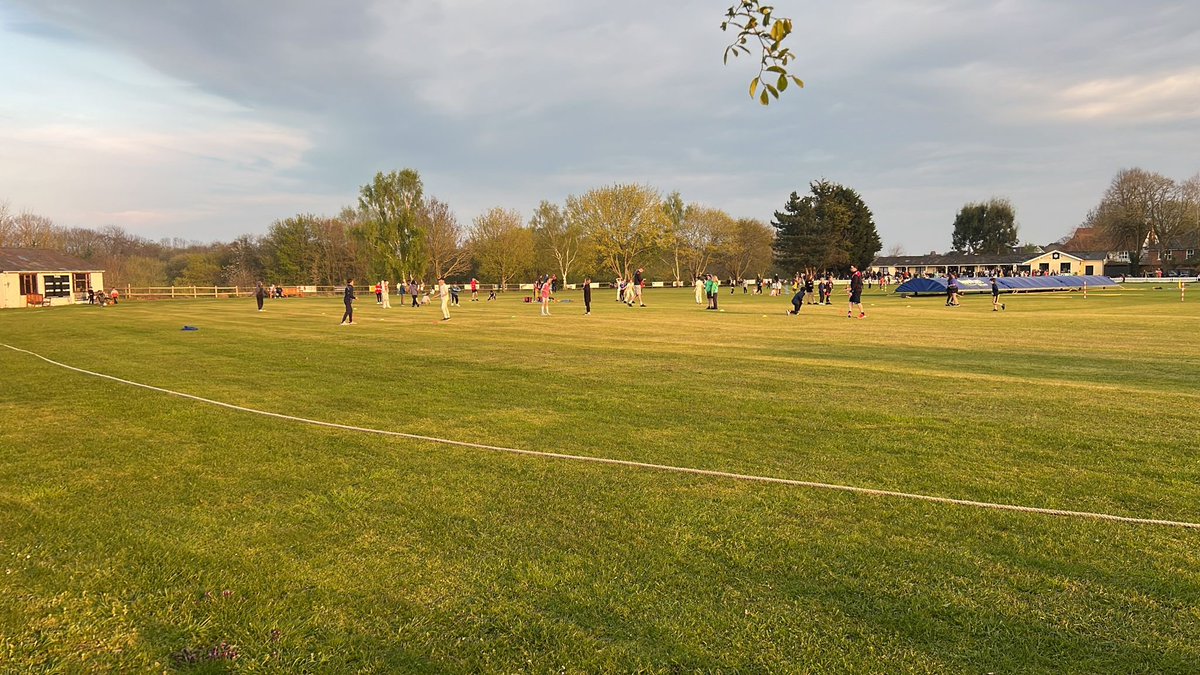 WTCCcricket's tweet photo. Incredible first session for the colts this evening, Over 130 kids have signed up for our Friday night coaching sessions 😁🏏😁

Never to late to join in either… come on over! 

Every Friday night 18:00-19:00 for Kwik &amp; 18:00-19:30 for hardball 

#WTCC https://t.co/engN0pnMww