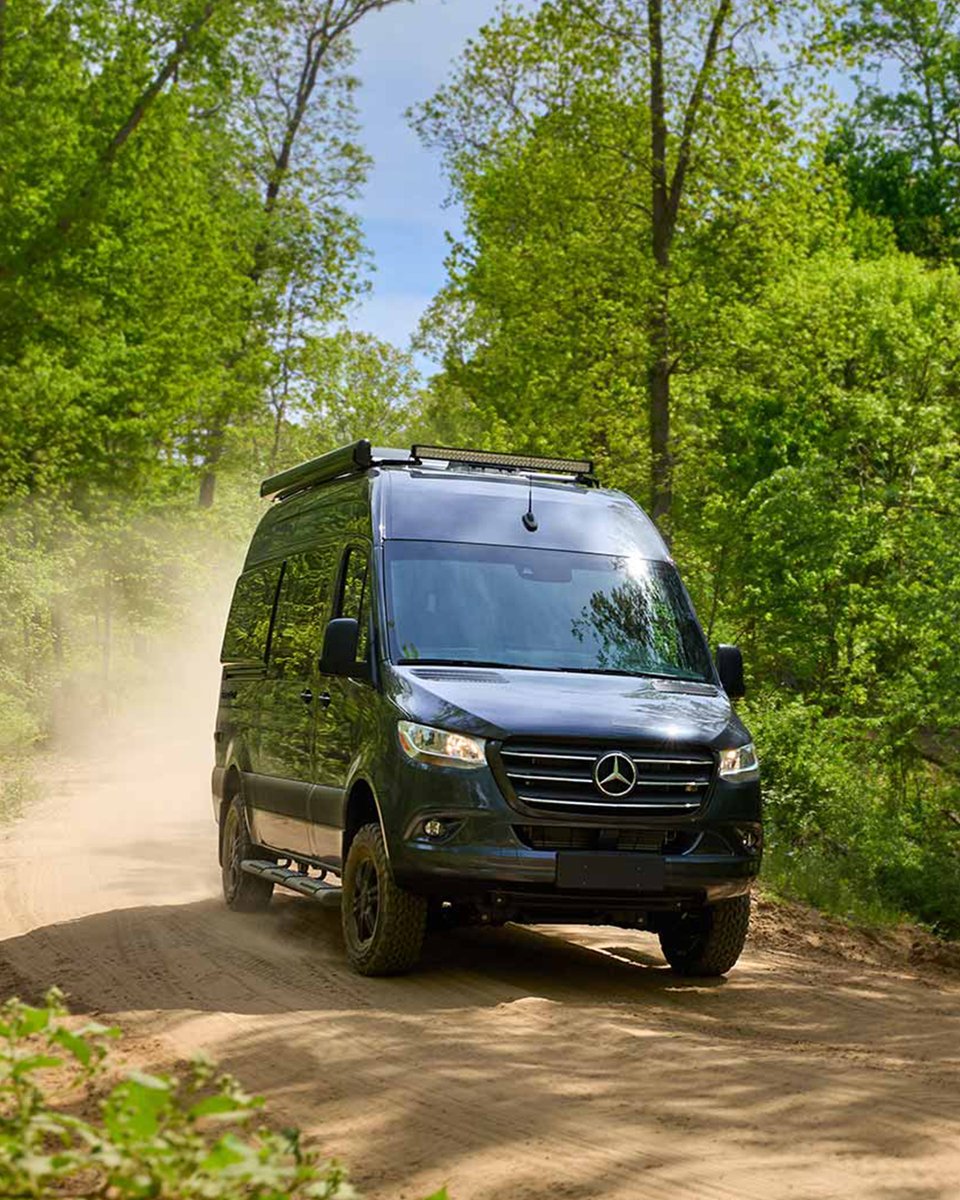 MBvansUSA's tweet photo. If you're looking for a ride that's up for any adventure, look no further than the Mercedes-Benz Sprinters from @thormotorcoach. In a powerful van you can trust, being on the go never felt so good.
📸 @thormotorcoach
#RVPartner #vanlife https://t.co/nXWc5cbUO0