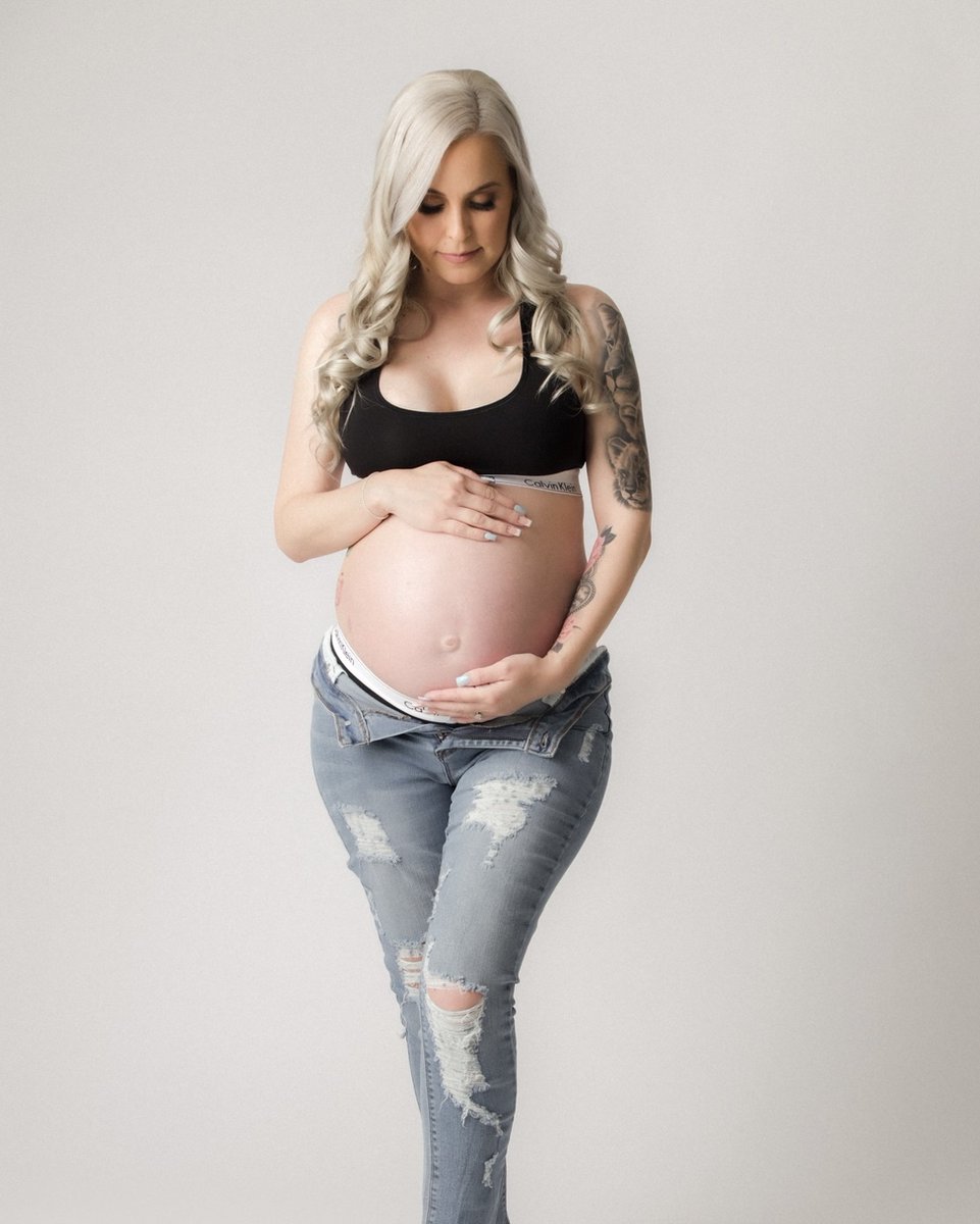 TemeculaPhoto's tweet photo. Celebrate the beauty of motherhood with modern heirloom maternity portraits. I will capture every detail of this special time, creating timeless memories for you to cherish forever. #modernheirloom #maternityphotography #temeculaphotographer .
.
Now booking newborn and maternity https://t.co/aFptoRDbHD