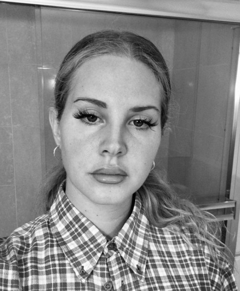 prv_dan's tweet photo. Im obsessed with latina lana https://t.co/83lJ06kwQW