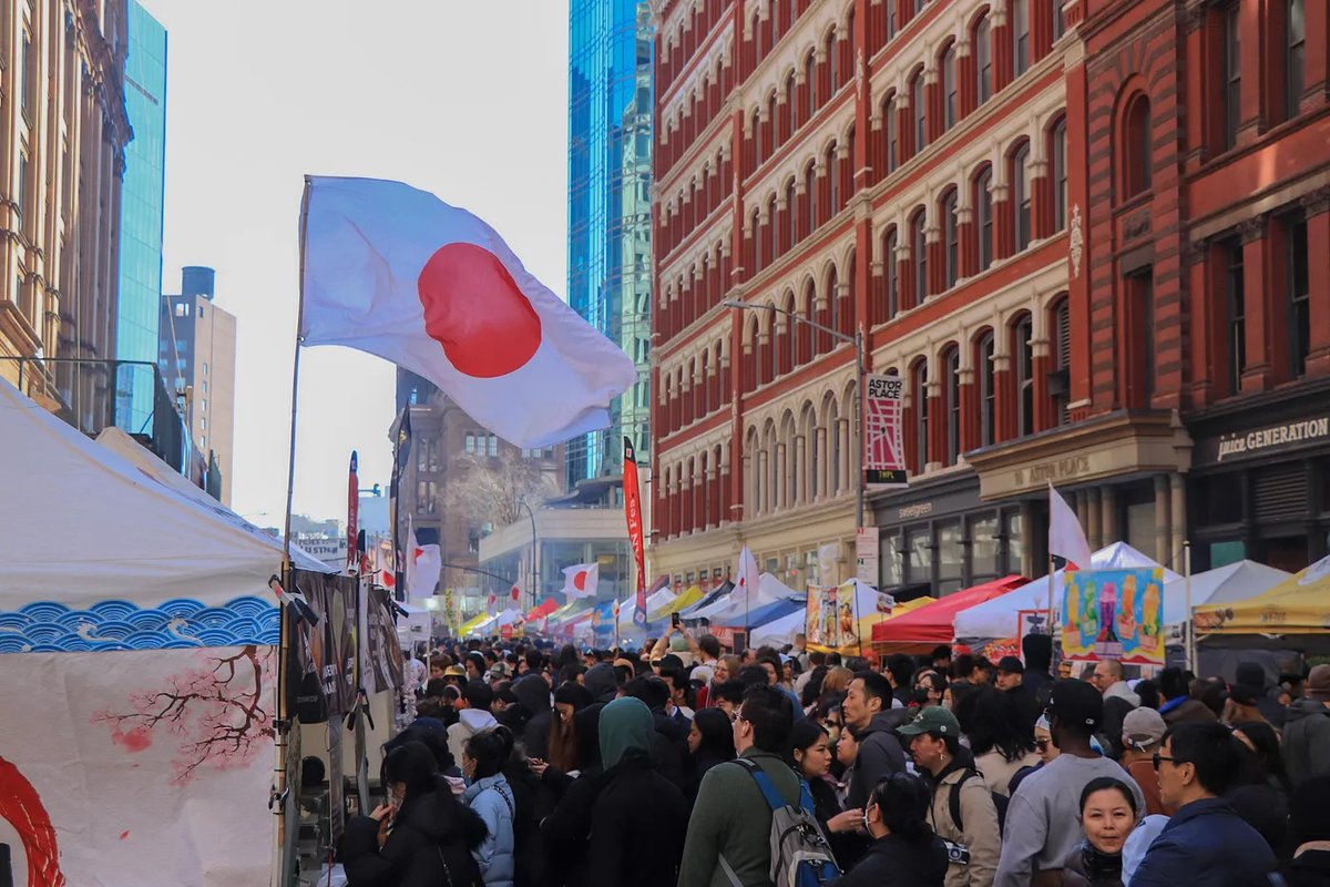 DS_Baruch's tweet photo. Photo essay by Alisia Alushllari

The air smells of savory grilled meats and the street is lined with Japanese flags and bright rainbow-colored tents. JAPAN Fes has made its annual appearance on March 26th and will remain open until September.

https://t.co/DrFhIyJZdW https://t.co/Es9K3tegfw