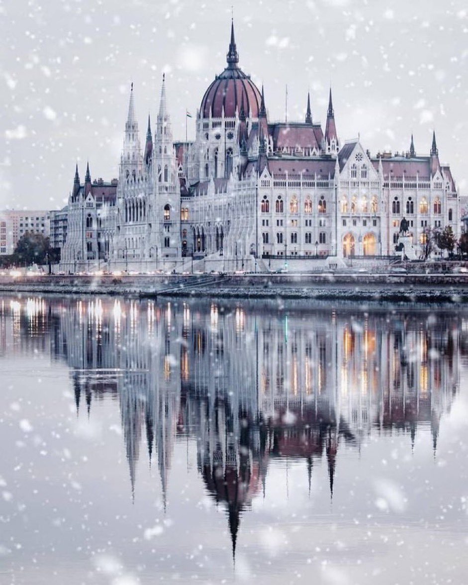 Anc_Aesthetics's tweet photo. Hungarian Parliament Building, Budapest https://t.co/YmQpJ32cIN