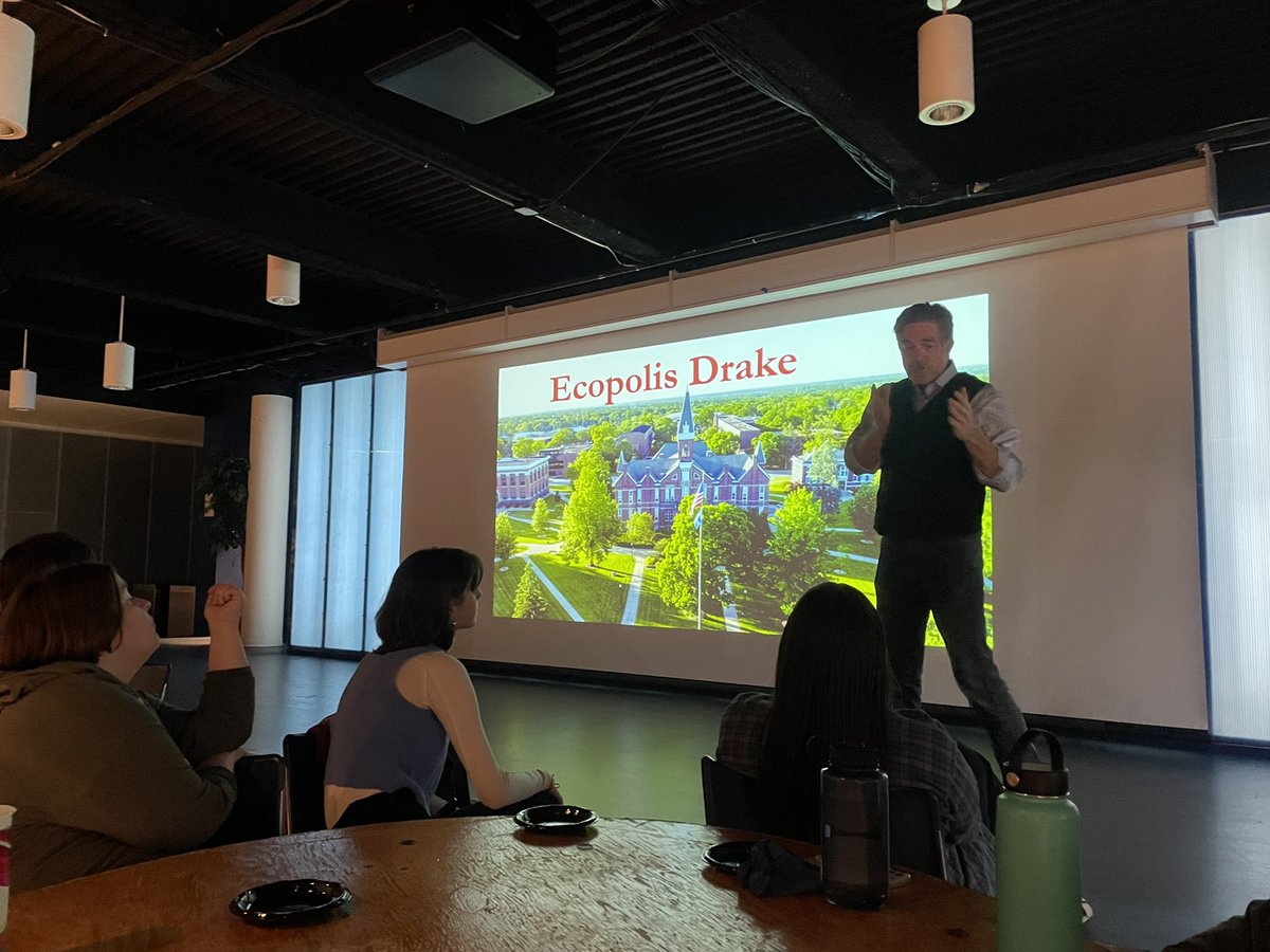 drakeuDEAL's tweet photo. Thanks to Jeff Biggers, our speaker, for his speech last night!
#DesMoines #drakeu #drakeuni #drakeuniversity #drakeenvironmentalactionleague https://t.co/EOrVhydnZ7