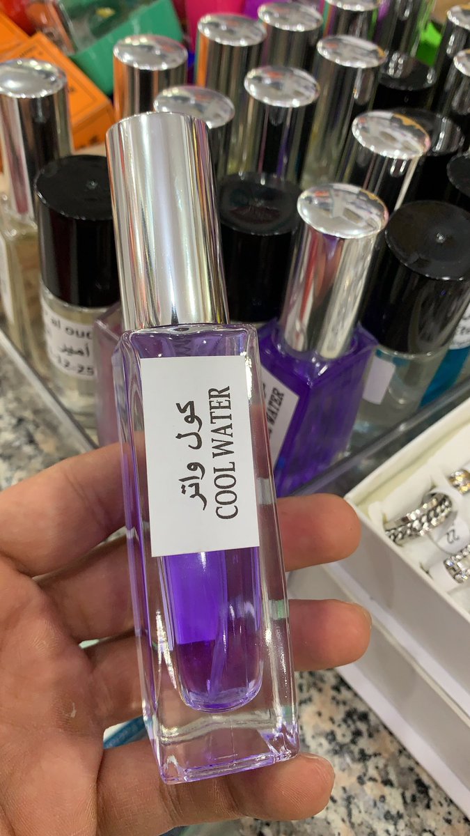 qwertyui03's tweet photo. #رابطة_عشاق_العطور 
هذي العطور اللي شوهت سمعة العطور المحلية ‼️
😵‍💫 والهندي يحلف انها اصلية

❌لاتعمم على الكل 
موجود كثير عطور محلية وبجودات ممتازة

والسوق الان في تنافس كبير 

والغالبية يسعون للتميز وكسب ثقة العميل

🔺المستهلك الان اكثر وعي بلحاله راح يميز الزين من الشين 👋
اي نعم قبل سنوات كانت الناس في غفلة
لكن الان الوضع مختلف والضمانات موجودة

🥳وكل عام وانتم بخير