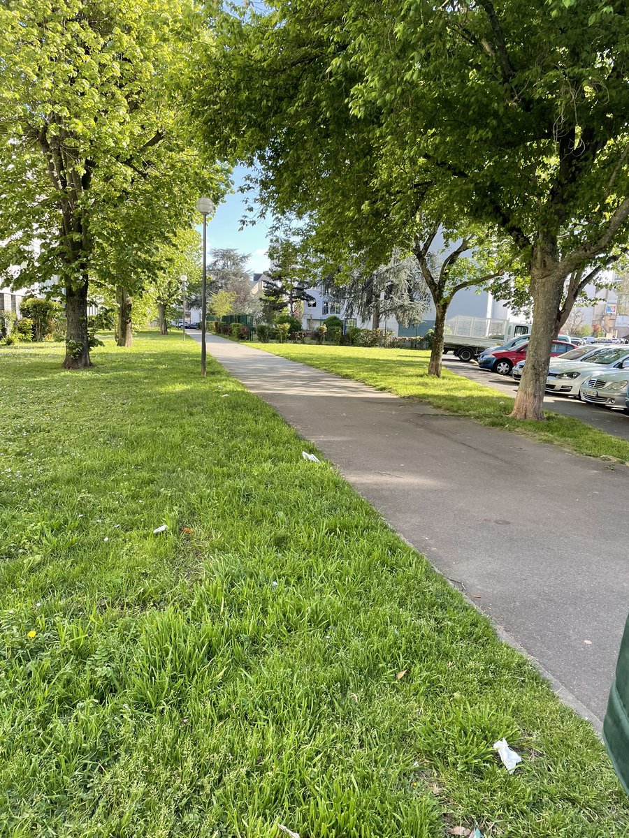 LarobeEdith's tweet image. Est-ce que nous avons parcouru 35 kms à pieds de mardi à vendredi pour arpenter le quartier Gare de @poitiersfr et le quartier Stanislas de @villedetours ? Parfaitement ! Célia Ferrer #amenagementsegalitaires #espacespublics #danslespasdesfemmes