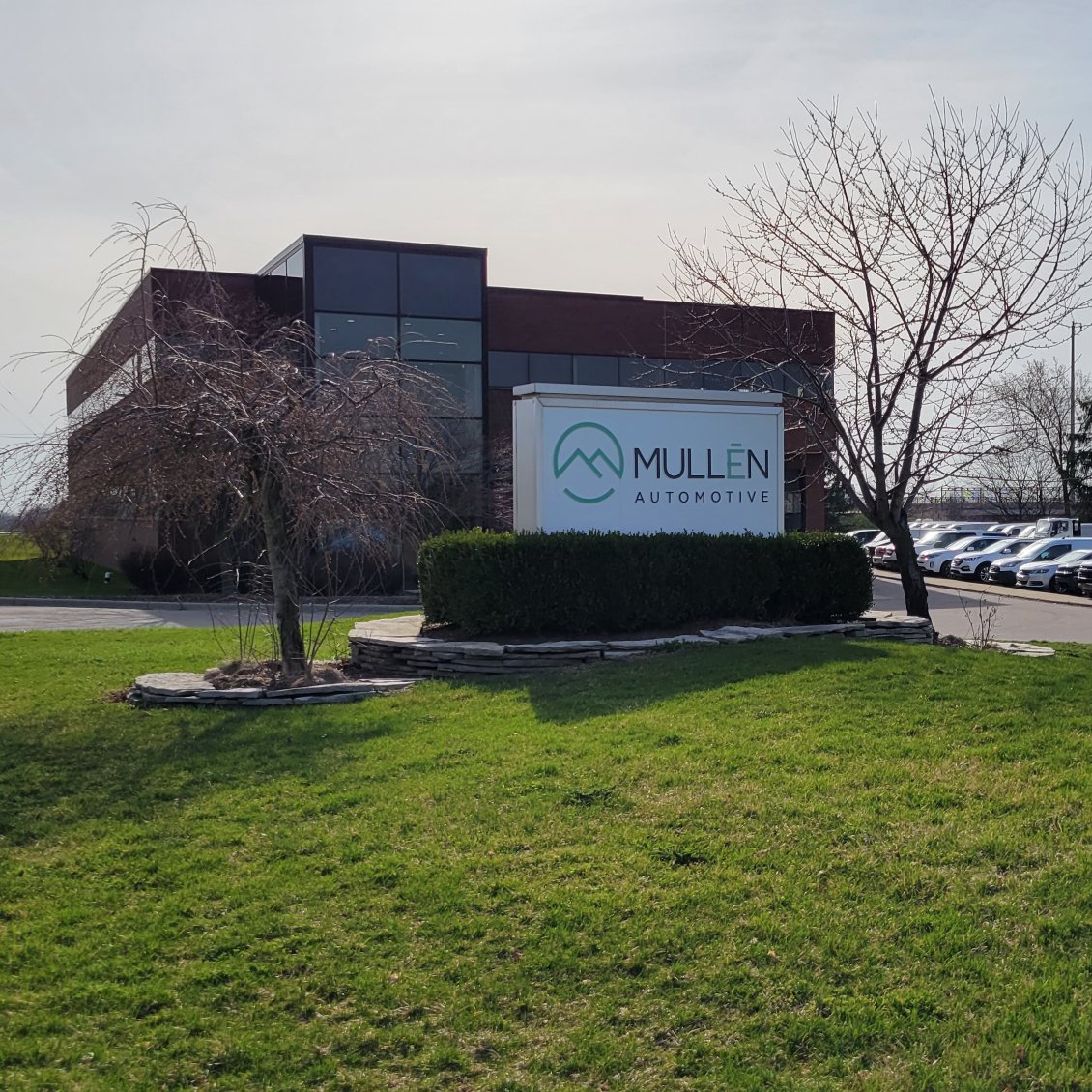 Lawrence Hardge is at the Mullen Tech Center in Troy, MI., working with the #MullenCommercial Vehicle Team on Energy Management Module (EMM) integration.

$MULN #MullenUSA #MullenAutomotive #GreenTechnology #EVTechnology #EVBattery #EV #CleanEnergy #Sustainability