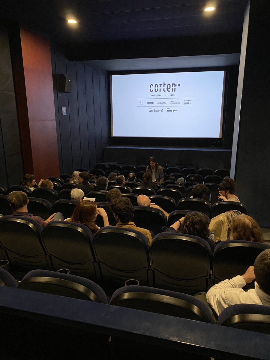 GolemPamplona's tweet photo. Hoy en la primera sesión dedicada a #Corten y los cortometrajes del Norte, hemos contado con Uxue Azcona, directora de arte de #AmaneceLaNocheMásLarga, y @mmaketti, director de #ElQuerer. https://t.co/gTCuEG2EXp