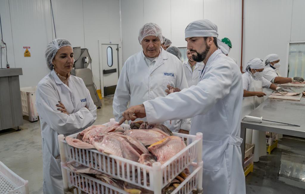 Visité Familia Meichtry - Puerto las Palmas en Chaco y me impresionó su modelo único que combina la producción de arroz con la cría de pacú, mejorando la sostenibilidad ambiental y ayudando al desarrollo económico. ¡Así se hace para ayudar a proveer alimentos al mundo!