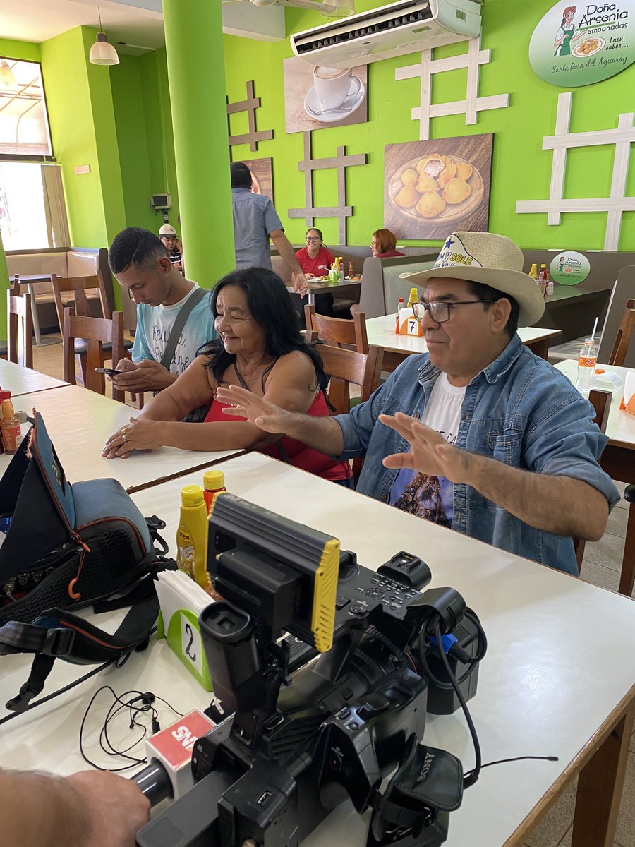¡LA BODA DEL AÑO! 👩‍❤️‍👨
Estamos muy contentos por ser parte de esta hermosa historia de amor.
Esperamos que sean muy felices y que Dios bendiga a esta nueva familia🎊

Ña Rufina y Juan Ramón 👰🏻‍♀️🤵🏻‍♂️
<a href="/Francis970AM/">FRANCISCA PEREIRA</a> @sntcanal9 <a href="/nanduti/">Radio Ñandutí</a> <a href="/ABCDigital/">ABC Digital</a>