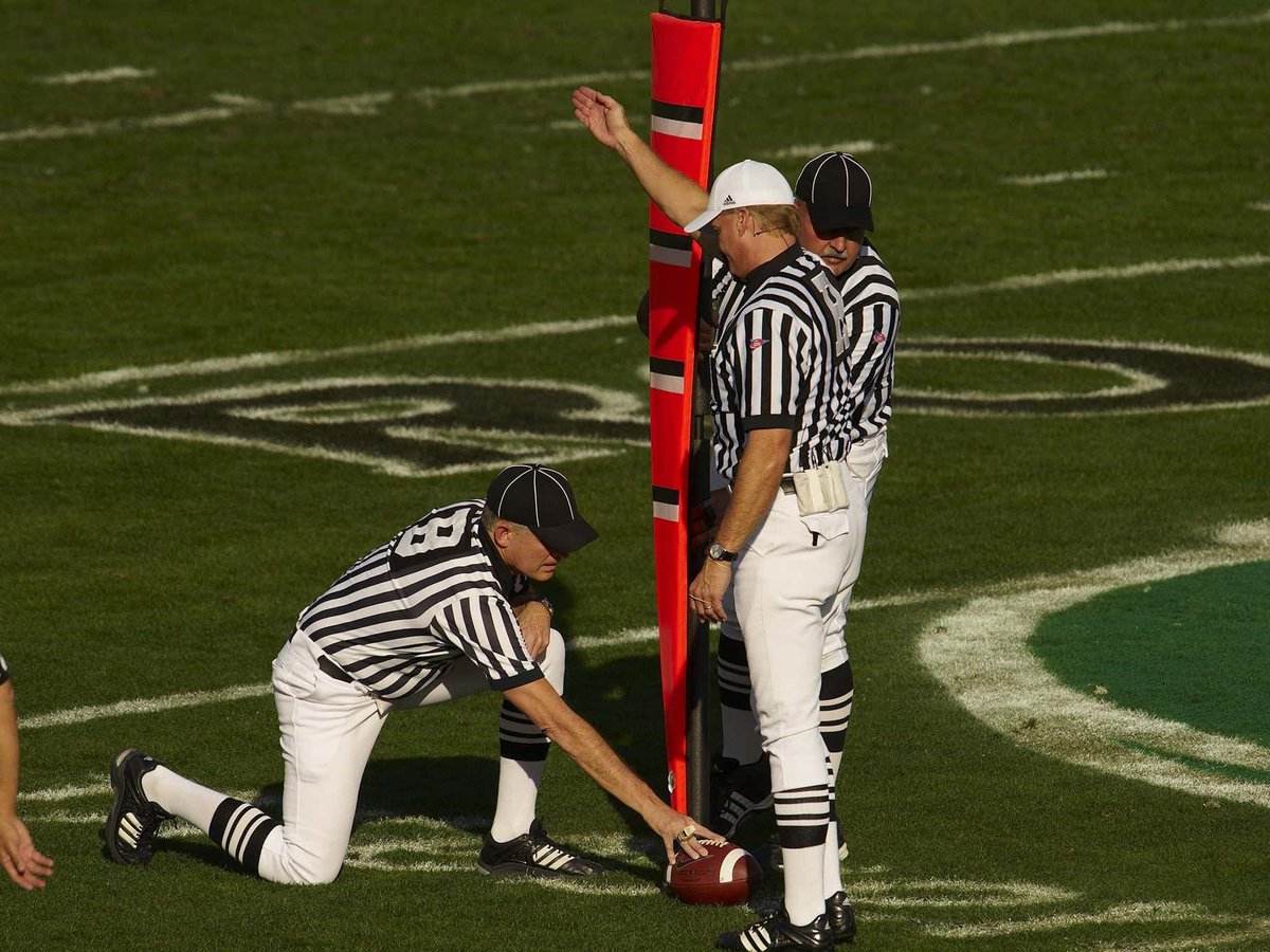 Barstool Sports on Twitter "The Clock Won't Stop After First Downs In