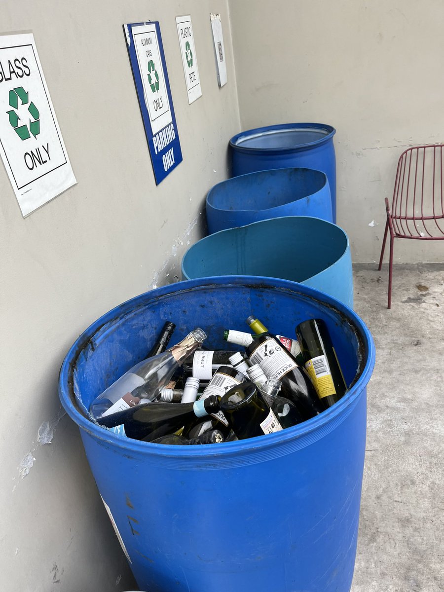 fiji_ltd's tweet photo. 3/3Rather than importing the glass from NZ Fosters Industrial Hygiene Services used locally recycled glass for their non slip flooring.

A big Vinaka vakalevu to our partners.
#StrongerTogether #greenfuture #sustainability 🏝️♻️ https://t.co/qcfZjRbSGt