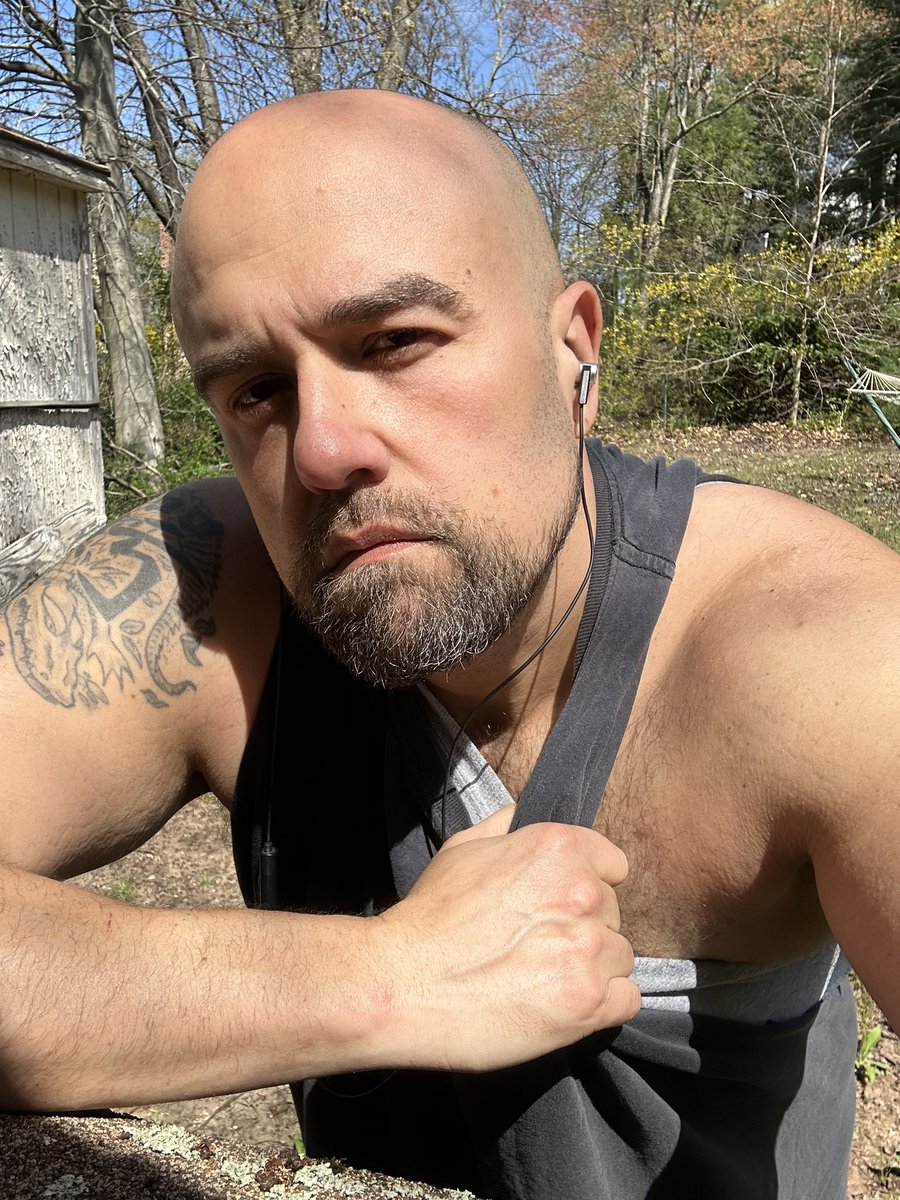 Chris_Najdek's tweet photo. If the republicans are right, I’m getting closer every day #howtobegay #FitnessMotivation https://t.co/sKLXiBywcZ