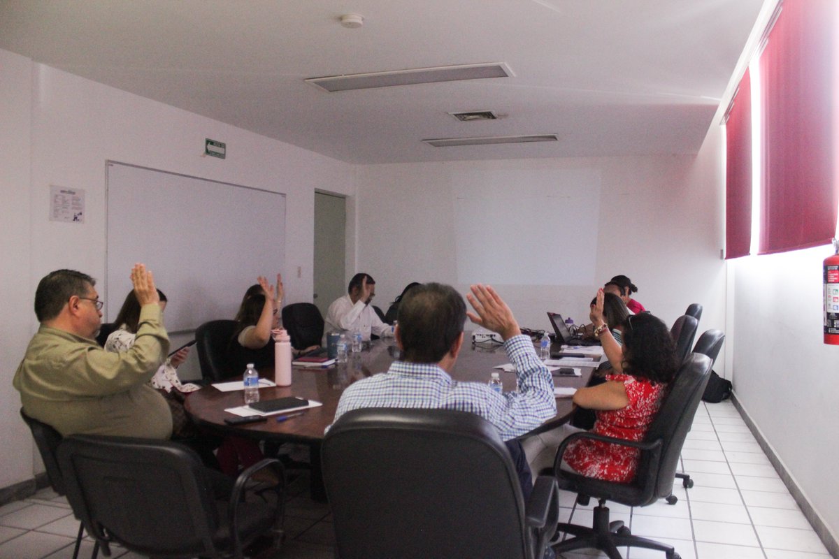 El día de hoy en una reunión de trabajo, sesionó el Consejo Municipal de la Mujer.