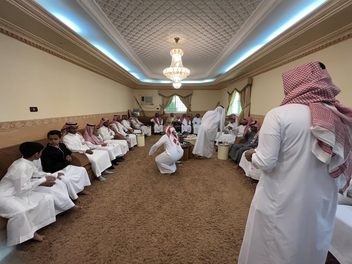 hseke_'s tweet photo. معايدة عيد الفطر المبارك يوم الجمعة الموافق ١٤٤٤/١٠/١هـ والتهنئة بمجلس الشيخ دخيل الله بن عيضه  #بن_غزال الحارثي شيخ #قبيلة_الحسكان بني الحارث بمحافظة ميسان بمناسبة عيد الفطر المبارك لعام ١٤٤٤ وكل عام والجميع بخير  🇸🇦🌹. https://t.co/KT48qESe2T