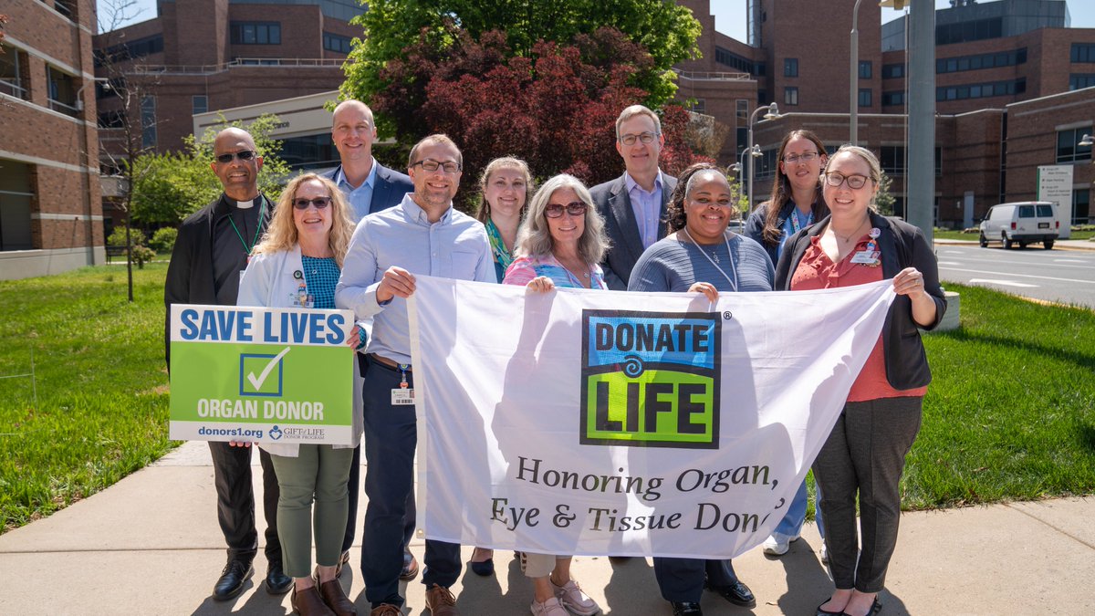 christianacare's tweet photo. Thank you to @Donors1 and the and the Transplant Foundation for their generous donation of $25,000 to help support travel and hotel stays for families and patients who are either transplant recipients, patients waiting for a kidney transplant (1/2) https://t.co/CUXq3tXWsx