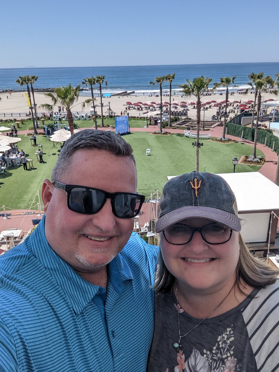 CoachStarkHomes's tweet photo. Happy Anniversary to us. Not a bad view from @delcoronado. #ValleyRealtor https://t.co/Kr6Lc6Qadc