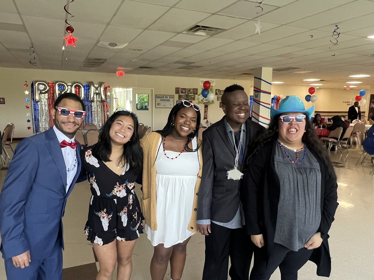 So proud of our <a href="/AndrewStuCo/">VJA StuCo</a> kids… They worked so hard today to make sure the students at St. Coletta’s had a great prom. #alwaysgiving <a href="/AndrewHS_d230/">Victor J. Andrew High School</a> <a href="/CHSD230/">District 230</a> <a href="/AbirOthman/">Dr. Abir Othman</a>