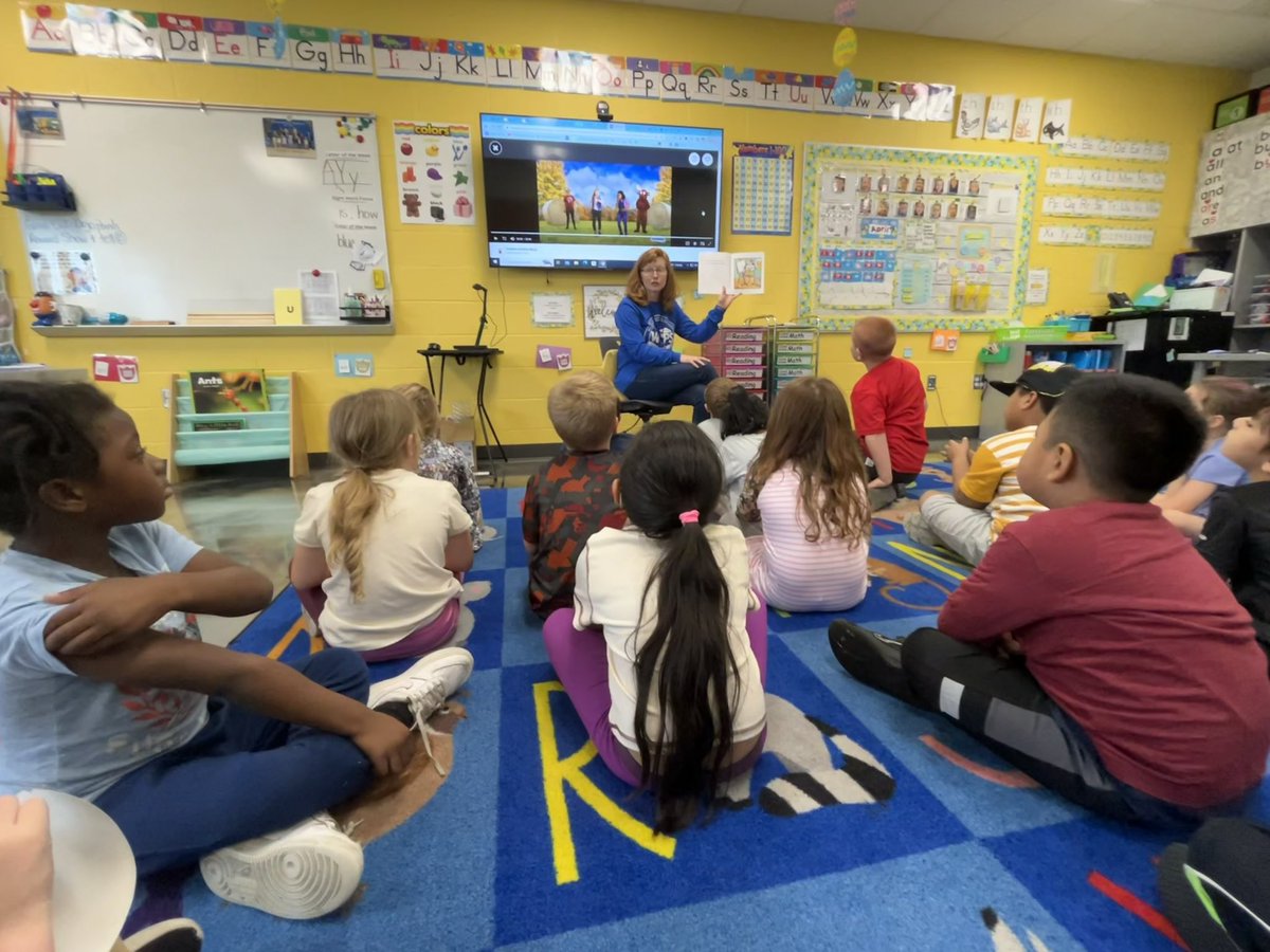 atwells_class's tweet photo. Our Guest Reader this week was a CTE celebrity, Mrs. Handley! Mrs. Handley was a Kindergarten teacher until she retired, and then returned to our school this year to teach preschool. She read her favorite book, “I Like Me”. https://t.co/G3XBkSXB2I