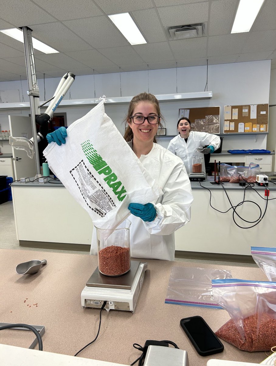 ReaneyCass's tweet photo. Huge thank you to the Western @SeCan team for hosting me this week! Definitely had a great time touring the prairies despite the snow! 

Already looking forward to my next trip this summer! 🌾

#SaskBirthday #Prairies #WestTeamBestTeam https://t.co/tAQkSOIP04
