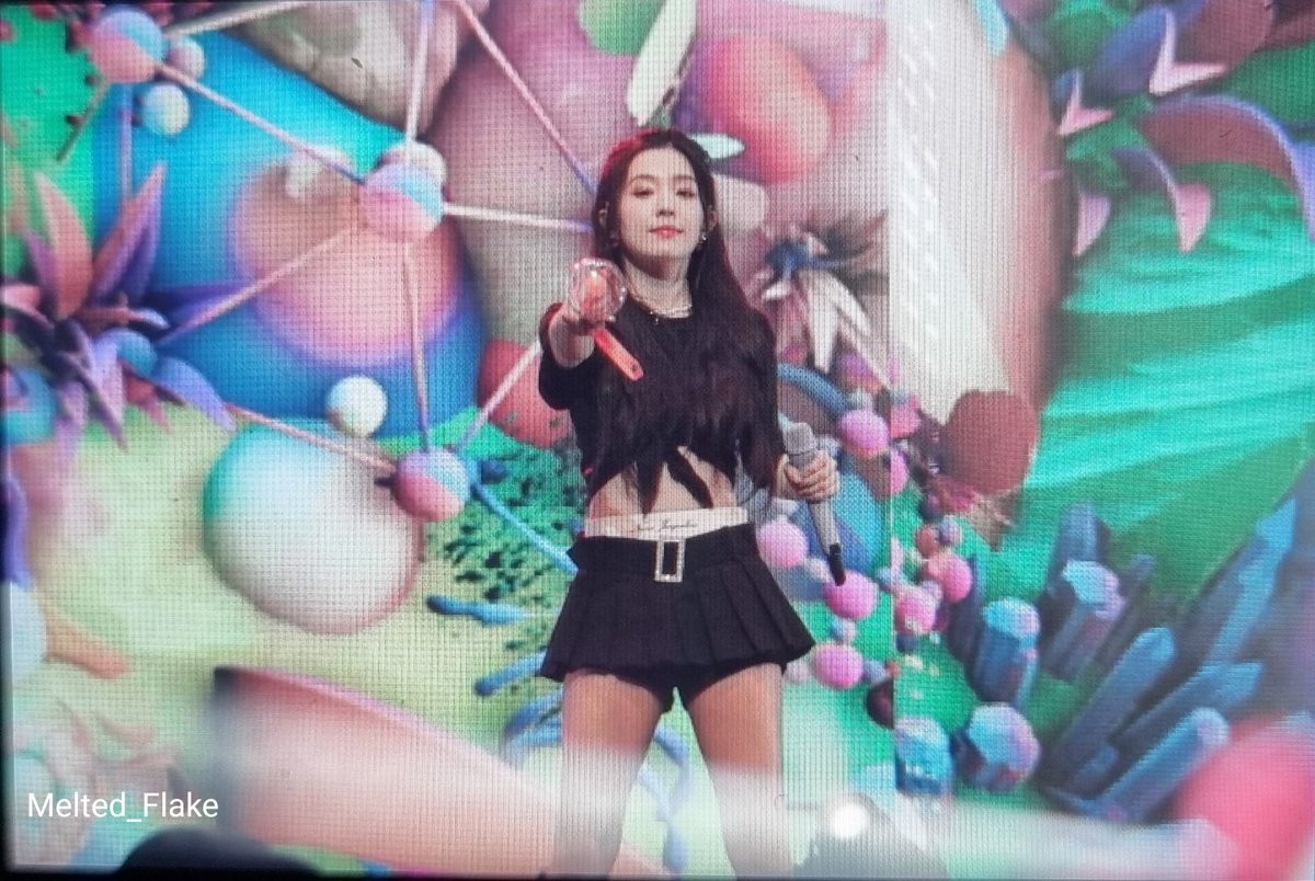 Melted_Flake's tweet photo. 230421 [Preview]Red Velvet R to V Singapore-Irene 
 #RedVelvet #RtoV #RtoVinSG #RedVelvet4thConcert_RtoV #Irene #아이린 https://t.co/GwK1iGYrj7