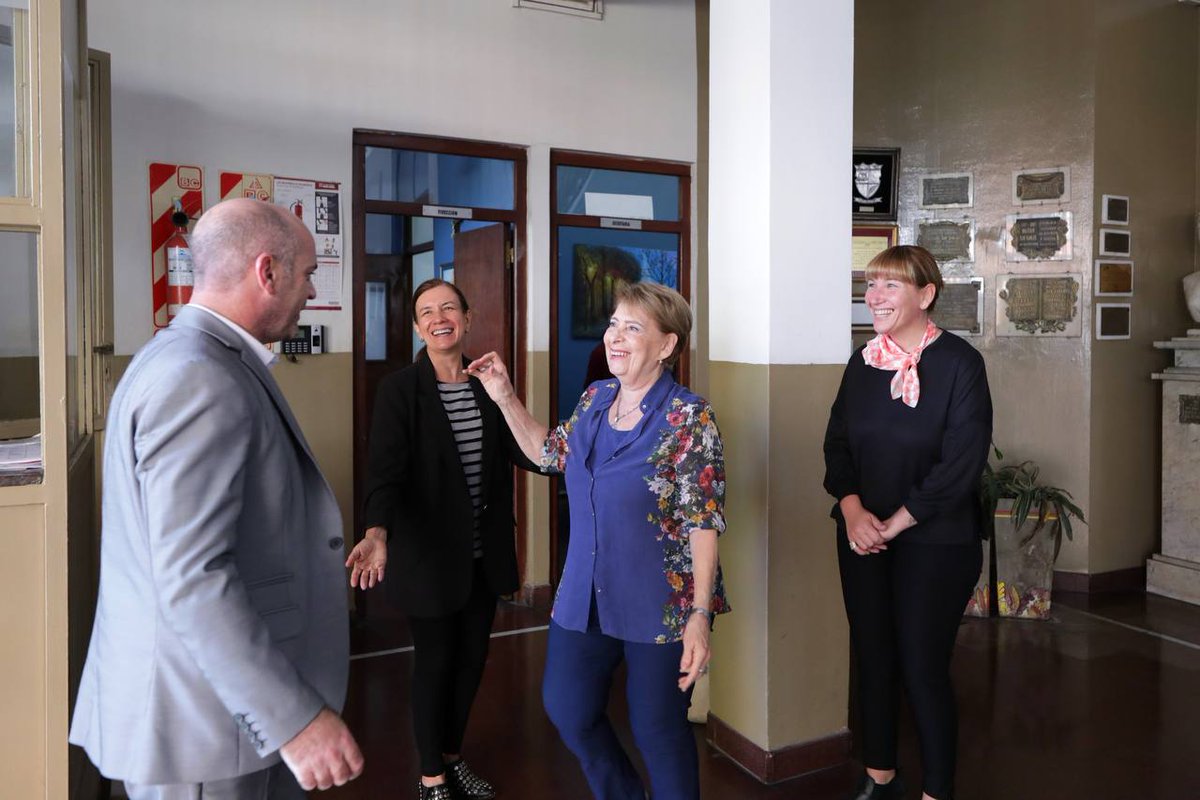 jplichtmajer's tweet photo. Agradezco a la Representante Legal, Lía Estela Bartoleti, por recibirnos, y el compromiso y la dedicación de los directores y cuerpo docente para garantizar la formación integral de sus estudiantes.

#EducaciónNoSeDetiene https://t.co/i6VH0rGAcp