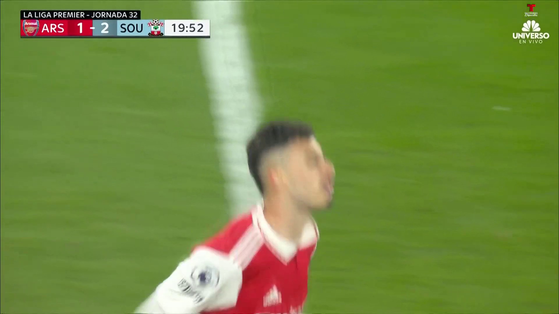 Gabriel Martinelli scores to calm the Southampton storm. 👀

🎥: @TelemundoSports

”