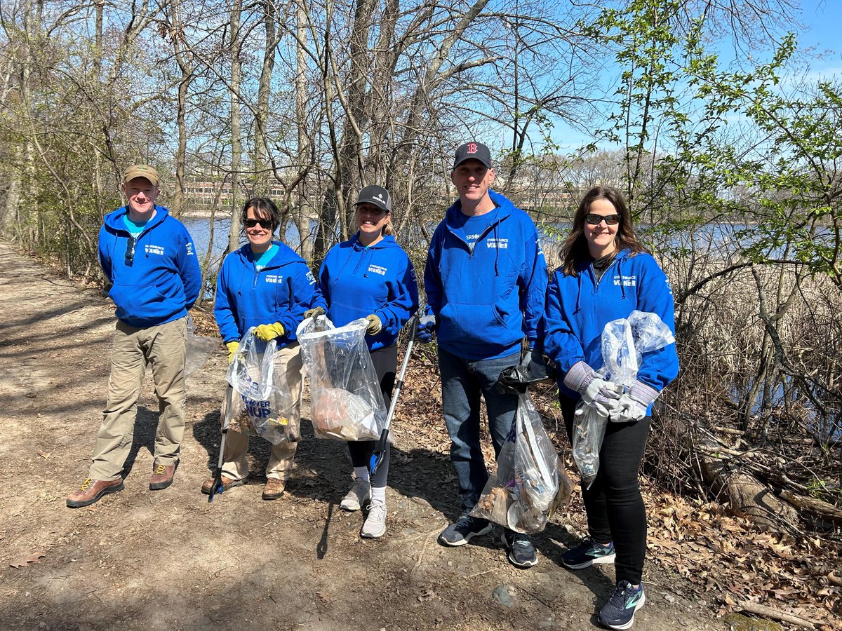 EversourceMA's tweet photo. A little spring cleaning along the @charlesriver freed our critical watershed from this pile of trash and two tires. How will you be celebrating #EarthDay? ๐๐ฑ #TeamEversource #MyCleanCharles #KeepinitClean #CharlesRiverCleanup https://t.co/a8DfPWN8nk