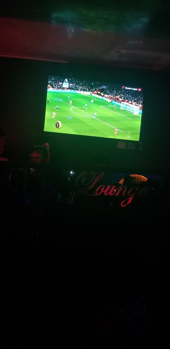 MsAsenanth's tweet photo. Where u watching from? #arsenalgame https://t.co/rjsI509DKJ