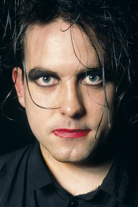 Happy Friday Lovelies.🌻🌻 Happy Birthday Robert Smith. #goth #gothsubculture #RobertSmith https://t.c<a href="/tag/goth"class="tags"><span>#goth</span></a><a href="/tag/gothsubculture"class="tags"><span>#gothsubculture</span></a><a href="/tag/robertsmith"class="tags"><span>#robertsmith</span></a>