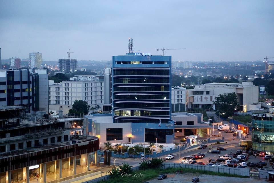 AfricaFactsZone's tweet photo. Ghana is Africa's second most peaceful country.

It provides Free Education and Basic Healthcare.

It has Africa's third strongest currency, the Ghanaian Cedi.

It has the fastest fixed internet speed by broadband in Africa. https://t.co/t1L10Bmesr