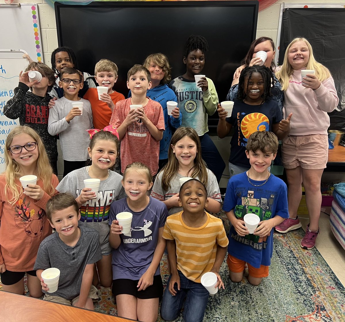 StonebridgeElem's tweet photo. Today Mrs. Woodard’s class finished the BFG book and measured out all the different liquids to make Frobbscottle! https://t.co/rEpZIzLwD8