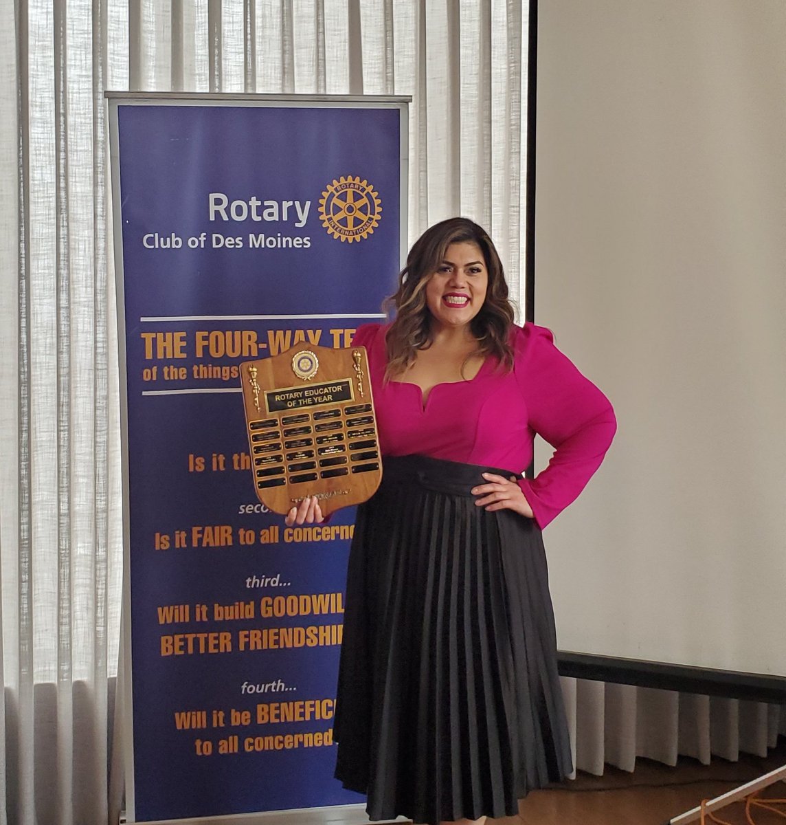 RubyRedTeacher's tweet photo. So something really cool happen yesterday. 😉
🌹Un humilde y agradecido corazón ❤ 
#RotaryEducatorOfTheYear https://t.co/cB6MQ8MyAV