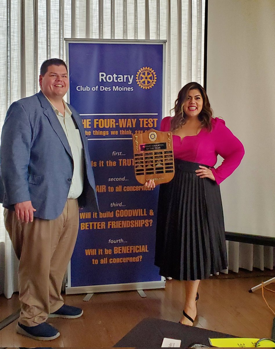 RubyRedTeacher's tweet photo. So something really cool happen yesterday. 😉
🌹Un humilde y agradecido corazón ❤ 
#RotaryEducatorOfTheYear https://t.co/cB6MQ8MyAV