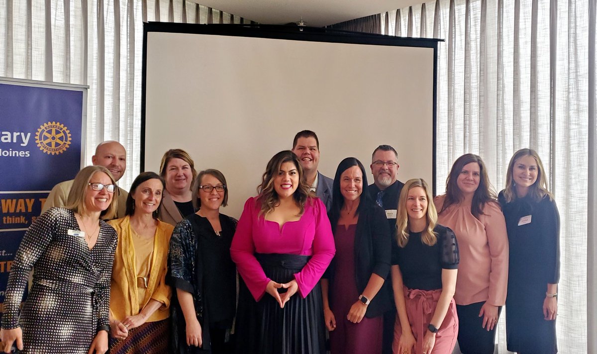 RubyRedTeacher's tweet photo. So something really cool happen yesterday. 😉
🌹Un humilde y agradecido corazón ❤ 
#RotaryEducatorOfTheYear https://t.co/cB6MQ8MyAV