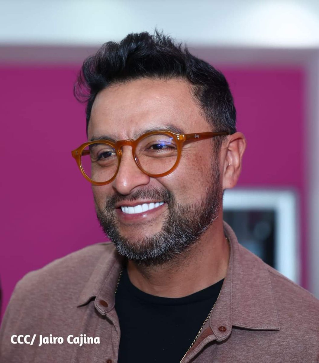 LaSandino's tweet photo. #AlDía|| Ya se encuentra en #Nicaragua el colombiano Alex Campos, cantante de música cristiana-evangélica

Él participará en la vigilia del 20 aniversario del Ministerio Internacional Ríos de Agua Viva y 30 aniversario de Radio Maranatha https://t.co/aiz5LVsyWc