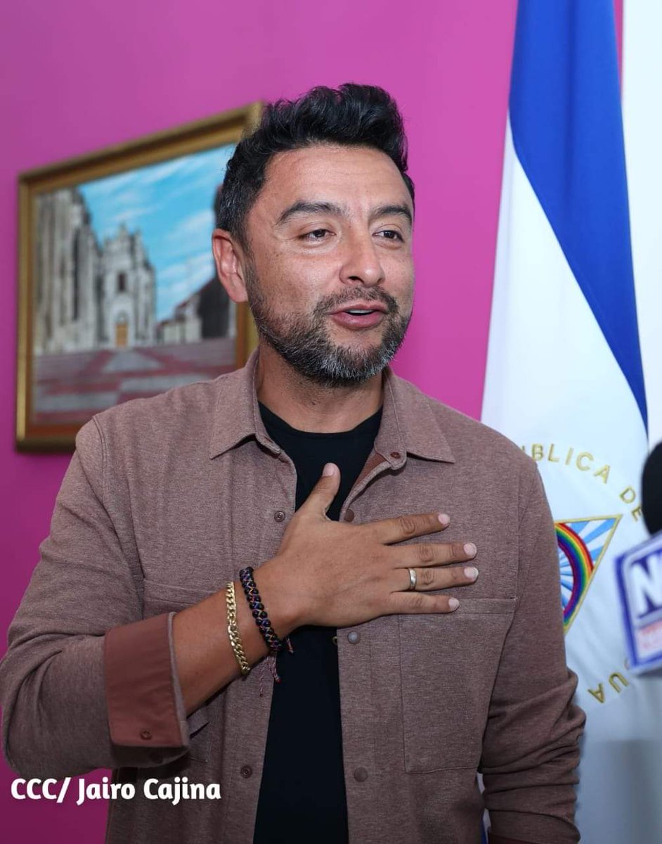 LaSandino's tweet photo. #AlDía|| Ya se encuentra en #Nicaragua el colombiano Alex Campos, cantante de música cristiana-evangélica

Él participará en la vigilia del 20 aniversario del Ministerio Internacional Ríos de Agua Viva y 30 aniversario de Radio Maranatha https://t.co/aiz5LVsyWc