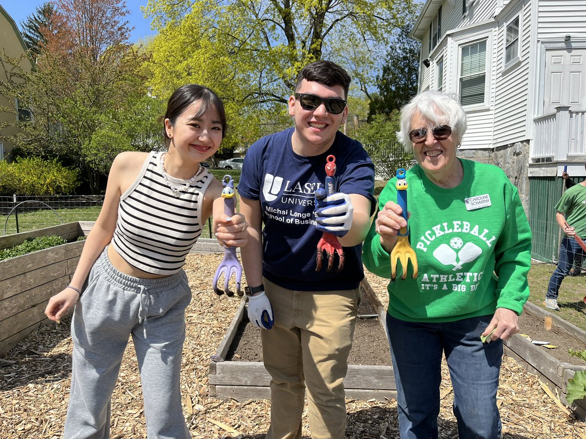 Happy Earth Day from SGA! Our event this morning with Lasell Village and Holway Early Childhood Center was a success, and the Community Garden has never looked better! #studentgovernmentassociation #earthday #laselluniversity