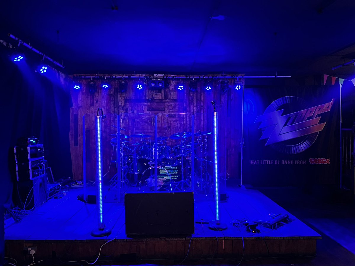 ZZTOPPD's tweet photo. All set up and ready to go at @FATLILS in #witney #music #gig #band #tour #uktour #tributeband #zztoppd #thatlittleolbandfromessex #fatlils #witney #rock #blues #boogie #guitar #bass #drums #havemercy https://t.co/zxHS0oz19n