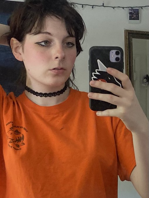 I’m getting better at makeup :) https://t.co/Wo0KjfiQ4Z