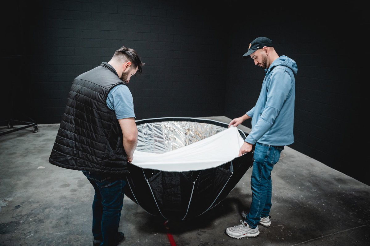 mitmikeaponte's tweet photo. A lot goes on before we roll the cameras: 3. Lighting the set 💡🌟
#advantageplay #advantageplayer #vegas #mit #cardcounter #blackjack #slots #roulette #sports #cardcounter https://t.co/pVnbOAYVZx