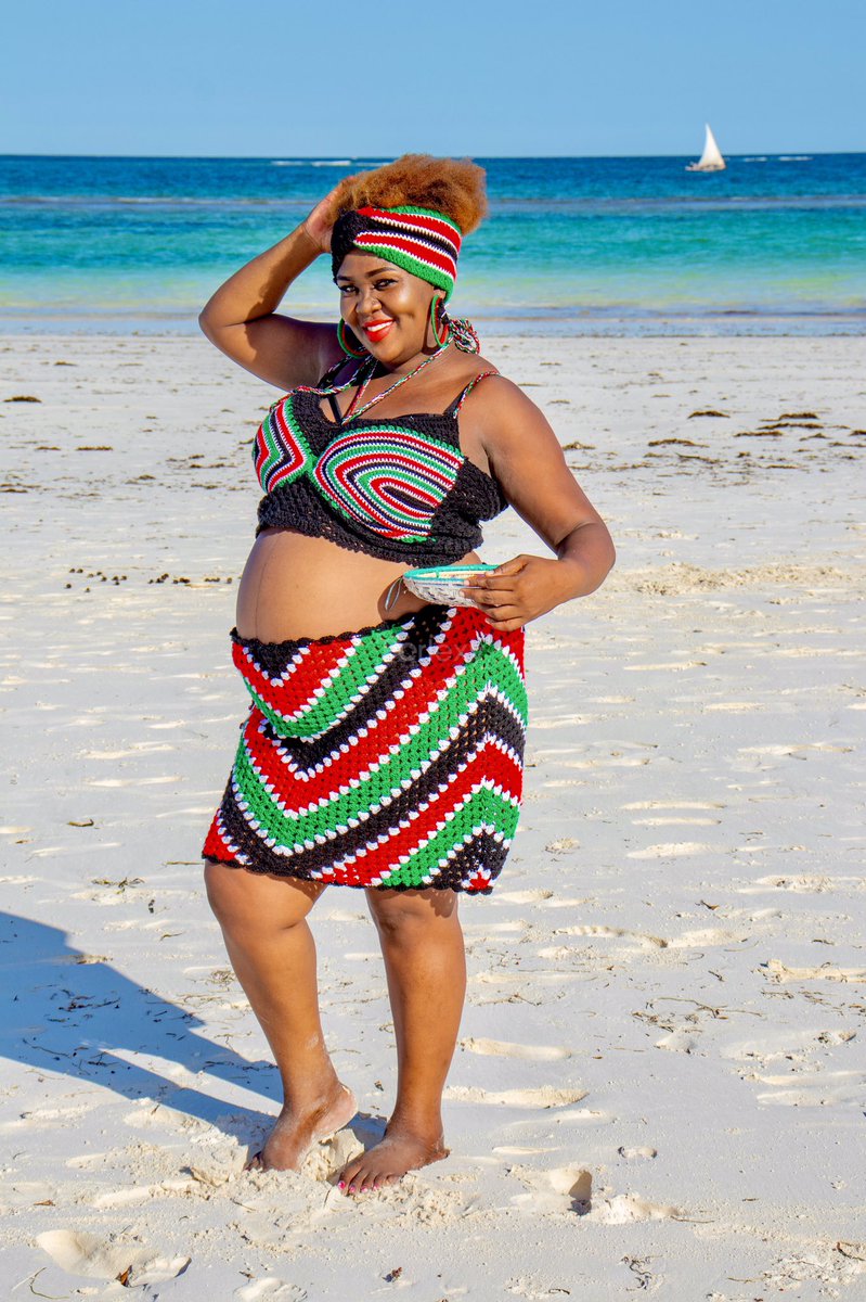 "Being a mother is learning about strengths you didn't know you had, and dealing with fears you didn't know existed.” - Linda Wooten

#Babybump #babybumpphotography #babybumpshoot #photogram #photooftheday #portraitphotography #portraits #themedphotoshoot #DocumentaryPhotography