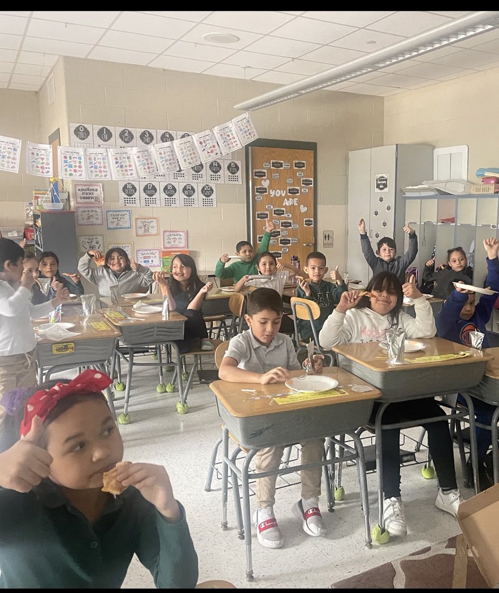 asantos124 tweet media