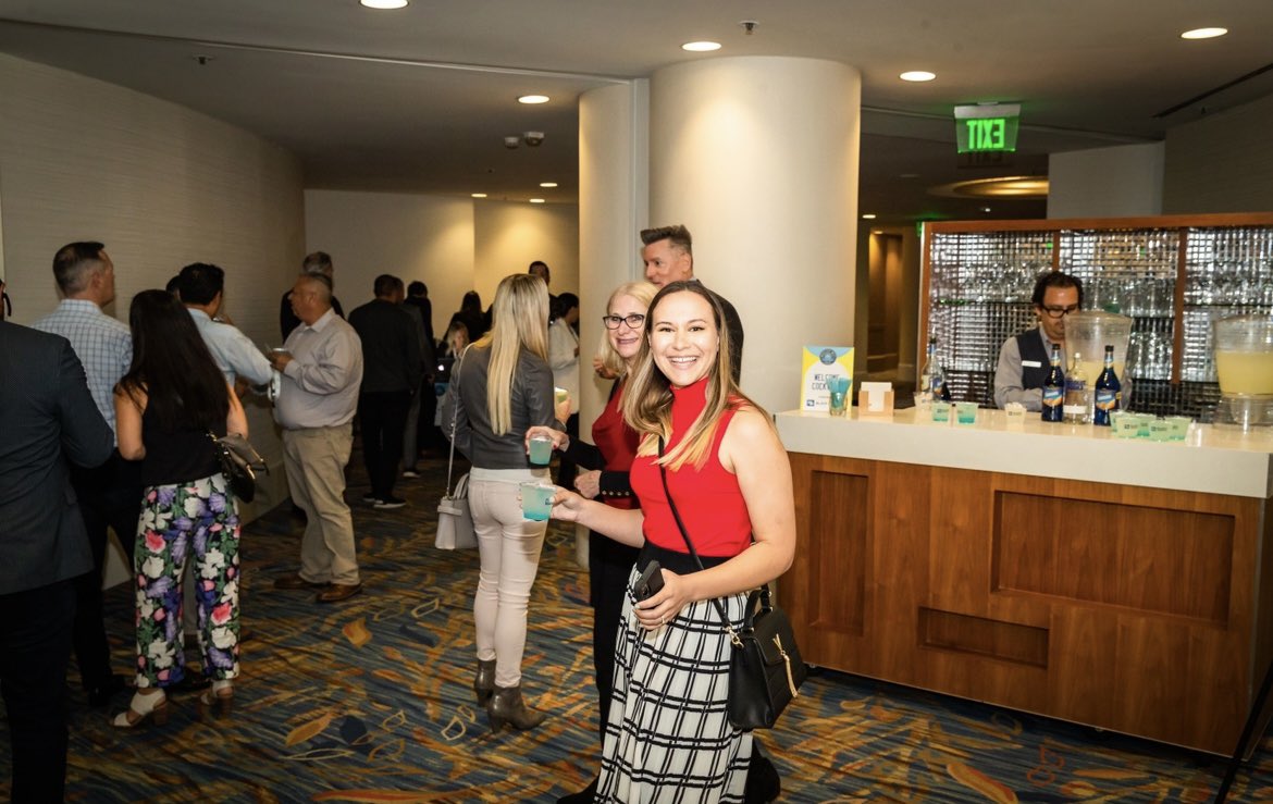 wireless_west's tweet photo. Only a few more days until we see all of your smiling faces! Please don’t hesitate to reach out with any needs! #wirelesswest #vegasherewecome https://t.co/DvPfAmWSxv